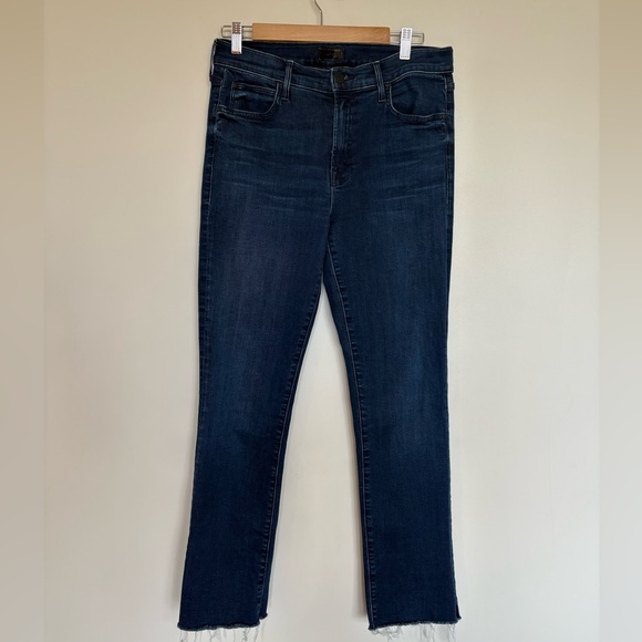 MOTHER Rascal Ankle Snippet in Mint Condition
Size 29 - Picture 5 of 11